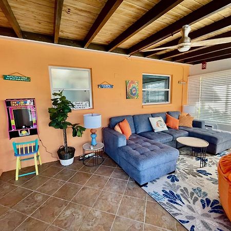 Hot Tub And Dock Gilligan'S On The Island Villa Matlacha Exterior photo